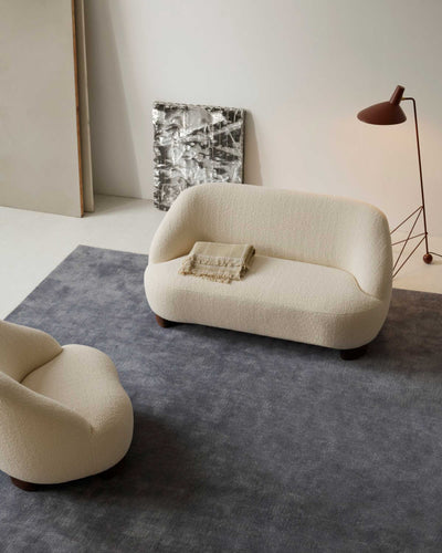 &Tradition LC3 Margas 2 seater sofa, Karakorum 001/oiled walnut