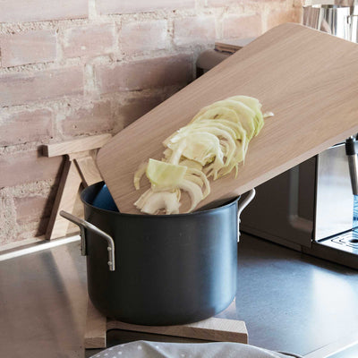 Andersen Table Mat solid oak trivet (20x21 cm)