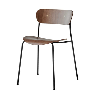 &Tradition AV1 Pavilion Chair, lacquered walnut/black/matt brass
