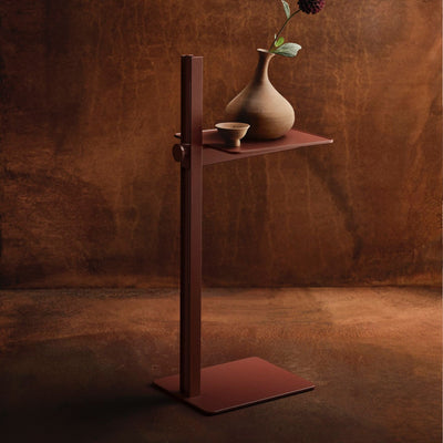 String Museum sidetable, Red rust