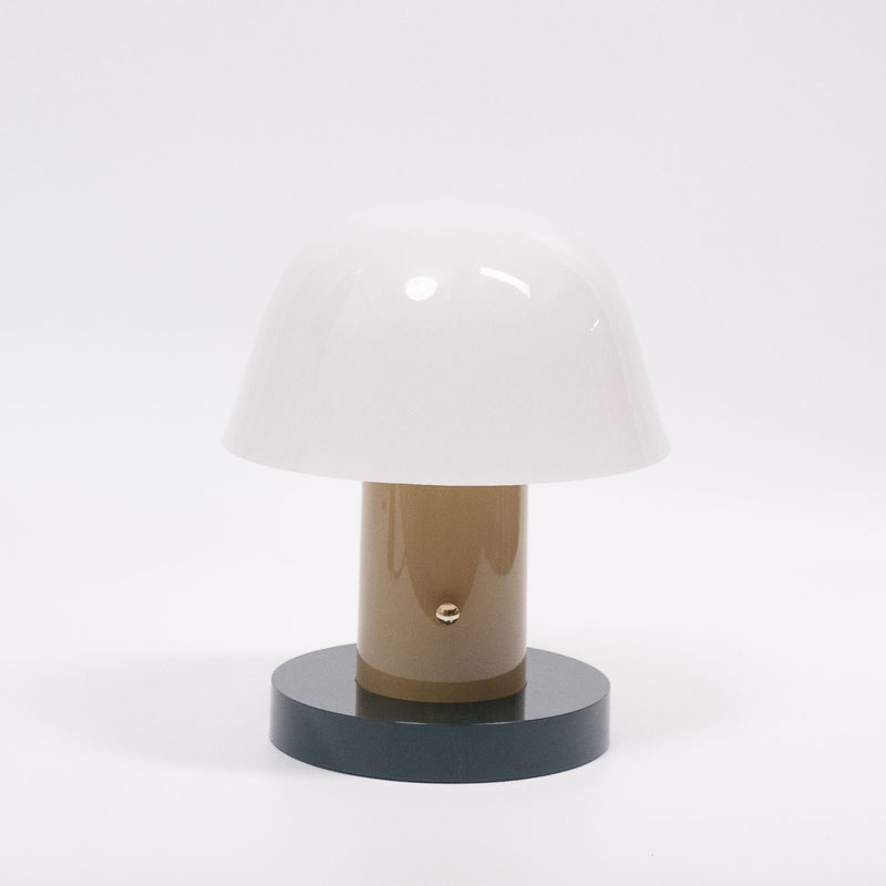 refurbished | &Tradition Setago JH27 rechargeable lamp, nude/forest