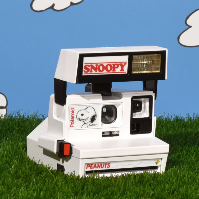 Snoopy Polaroid 600 instant film camera
