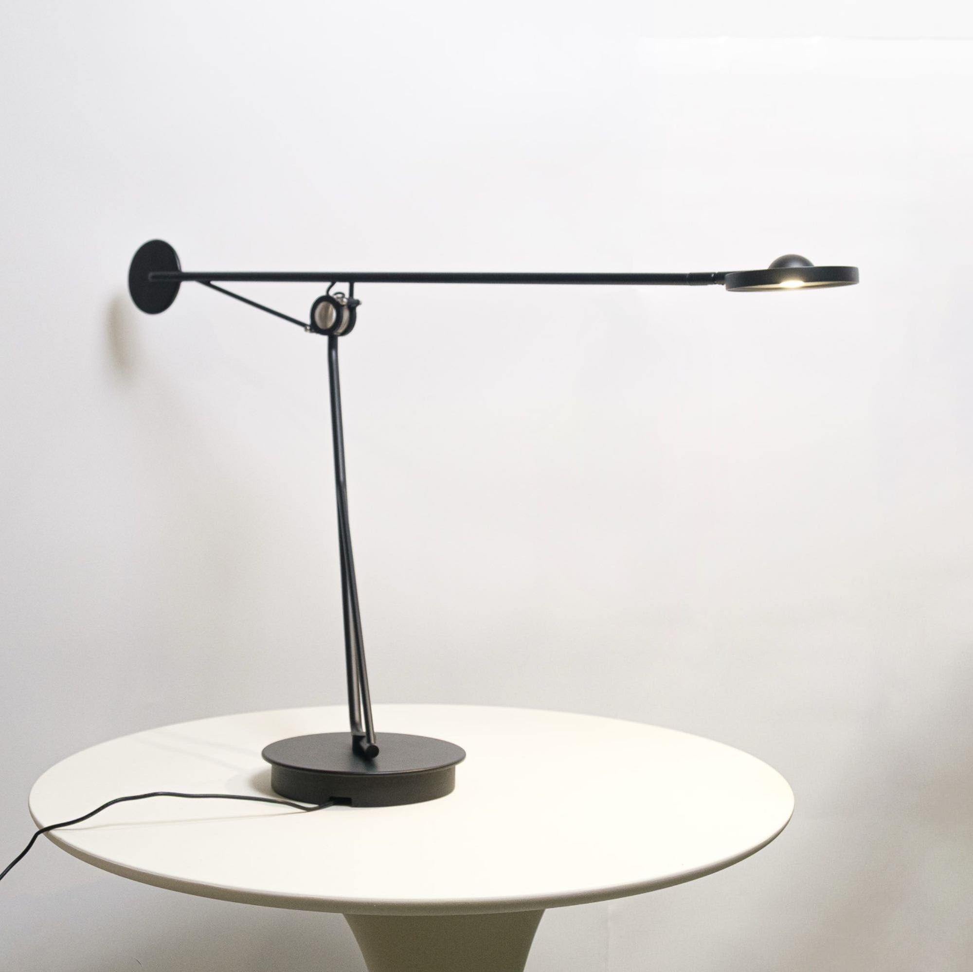 ex-display | DCW Aaro table lamp