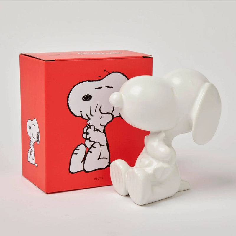 Peanuts x Magpie Snoopy Hugs figurine 12cm