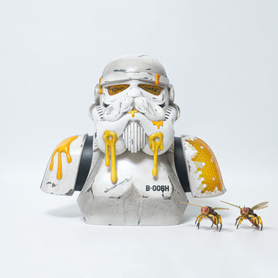 Ex-display | HIVE B-006H Battle Star Wars Sculpture art toy