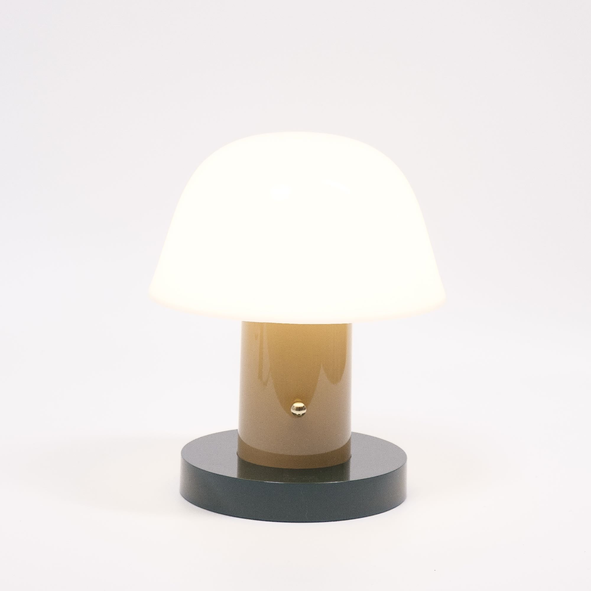 refurbished | &Tradition Setago JH27 rechargeable lamp, nude/forest