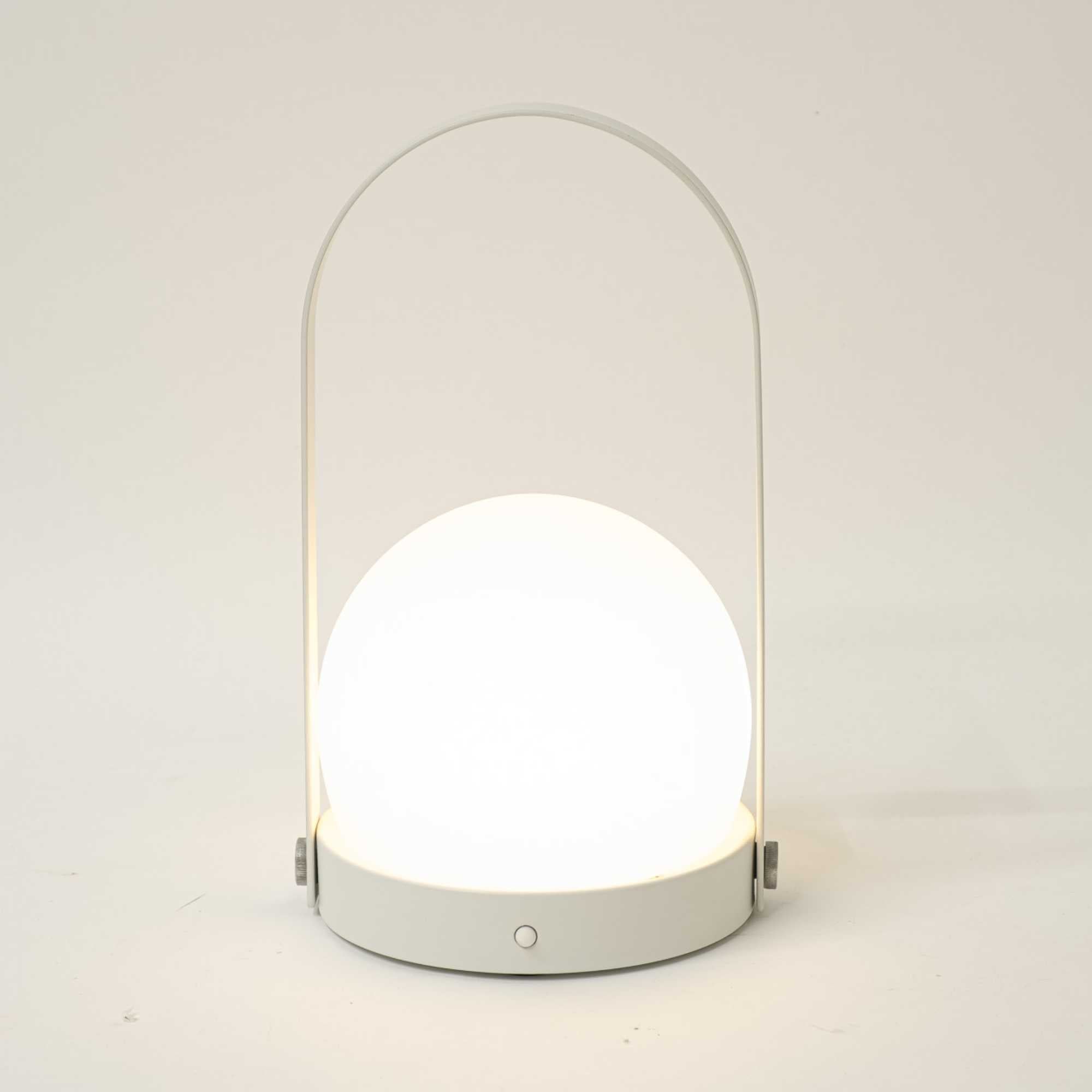 ex-display | Menu Carrie rechargeable lamp, White