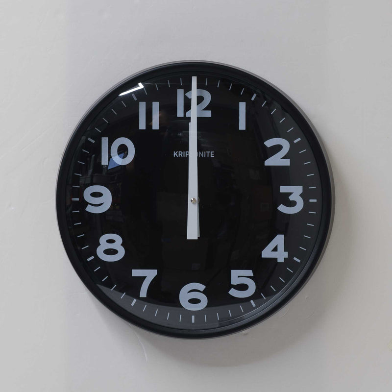 refurbished | Kriptonite Wall Clocks Classics Ø30, mat black