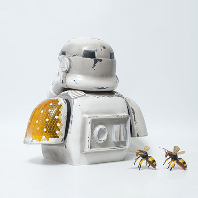 Ex-display | HIVE B-006H Battle Star Wars Sculpture art toy