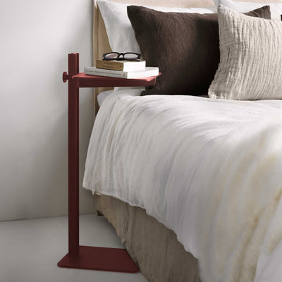 String Museum sidetable, Red rust