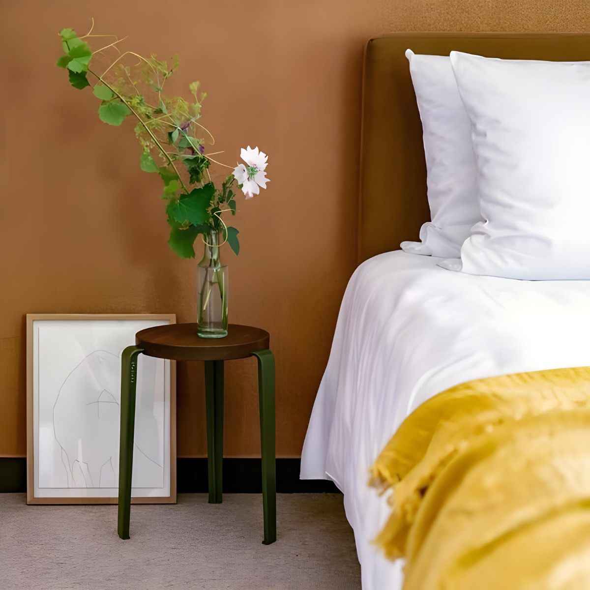 Tiptoe Lou Wood Stool