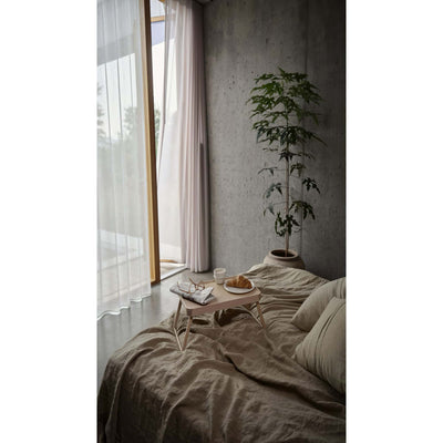 Zone Denmark Inu breakfast table