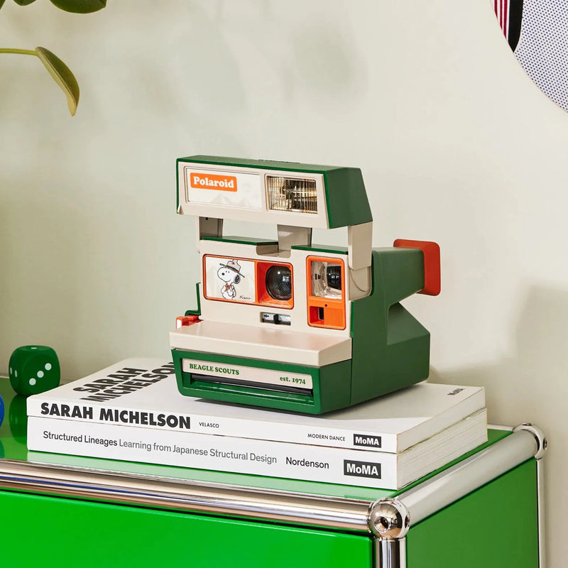 Snoopy's Beagle Scouts Polaroid 600 instant film camera with camera bag