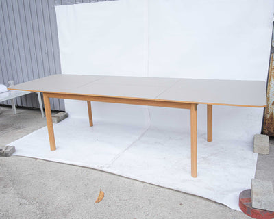 ex-display | &Tradition HW1 Patch Extendable Table (180/280x90cm), Oiled Oak w. Beige Arizona 0748 Fenix Nano Laminate & Brass