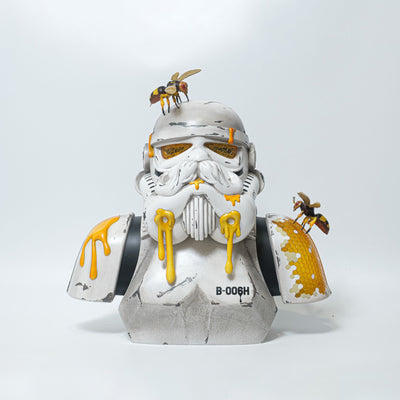 Ex-display | HIVE B-006H Battle Star Wars Sculpture art toy