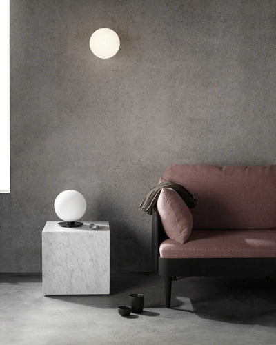Audo Copenhagen TR Bulb ceiling/wall lamp, black/matt (dim to warm ver.)