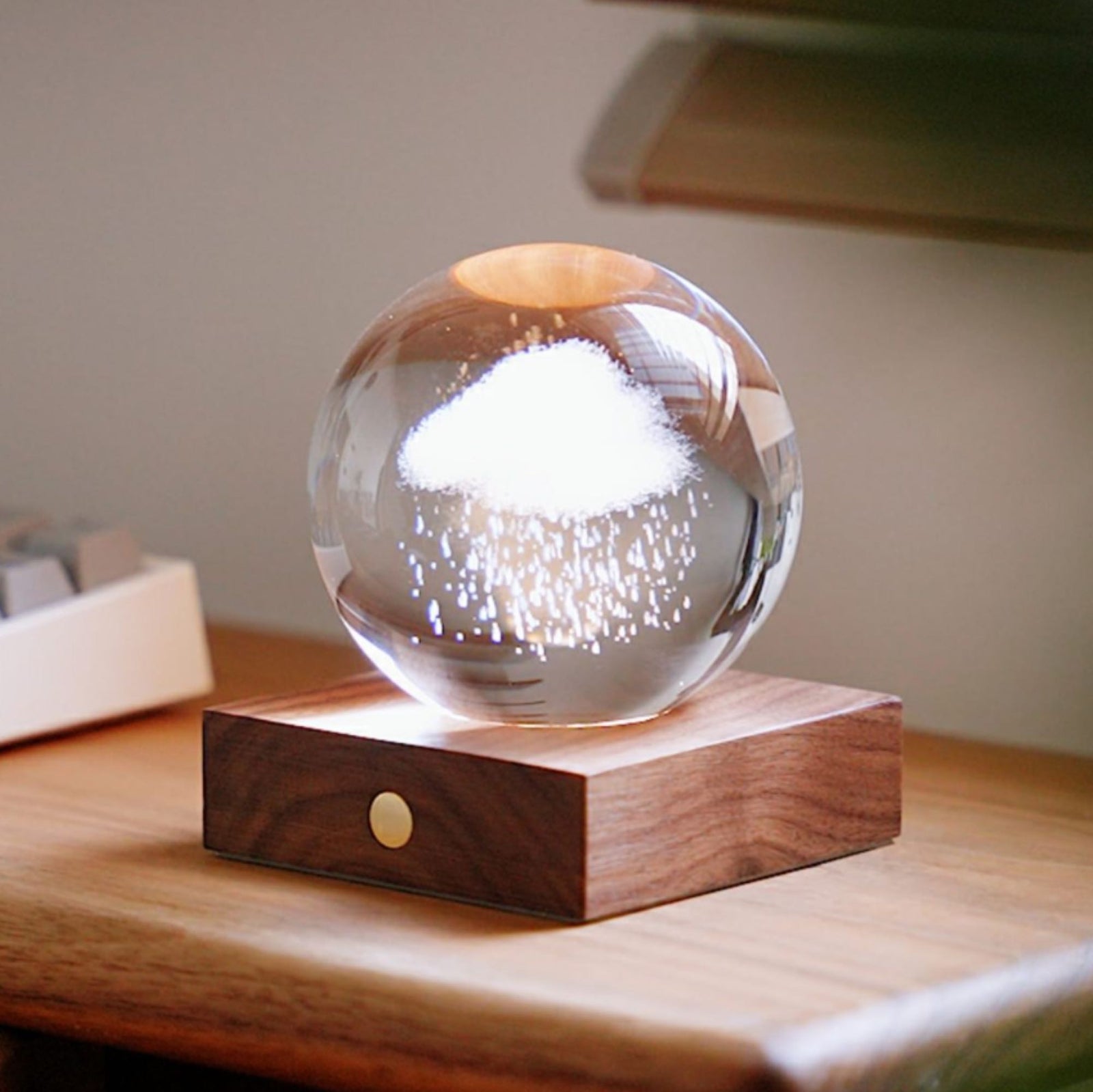 Gingko Amber crystal light, rain cloud