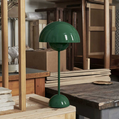 &Tradition VP3 Flowerpot Table Lamp, Dark Green