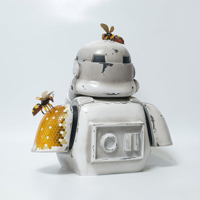 Ex-display | HIVE B-006H Battle Star Wars Sculpture art toy
