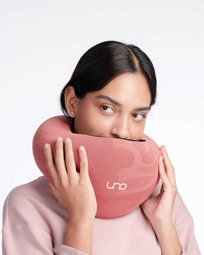 UNO™ Knit Travel Pillow , Istanbul Pink
