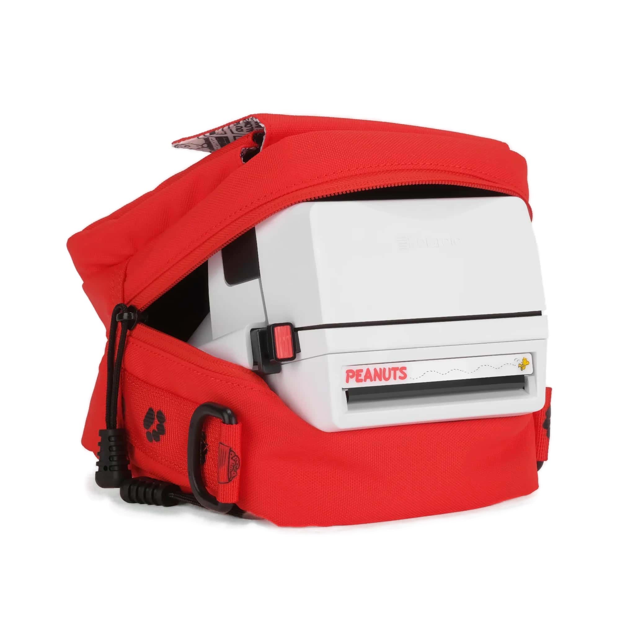 Retrospekt x Peanuts Snoopy Polaroid 600 instant film camera with camera bag