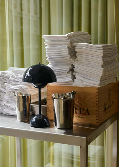 &Tradition Flowerpot VP9 rechargeable lamp, steel blue