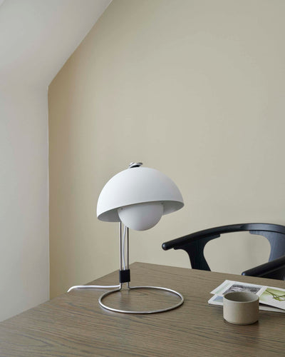 &Tradition Flowerpot VP4 table lamp
