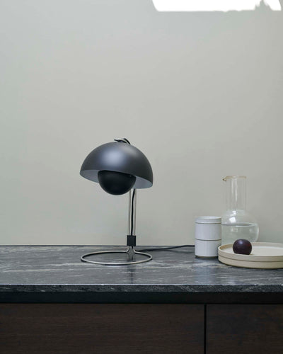&Tradition Flowerpot VP4 table lamp