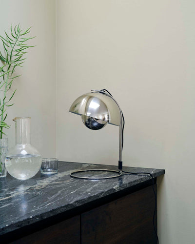 &Tradition Flowerpot VP4 table lamp