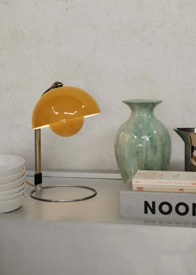 &Tradition Flowerpot VP4 table lamp