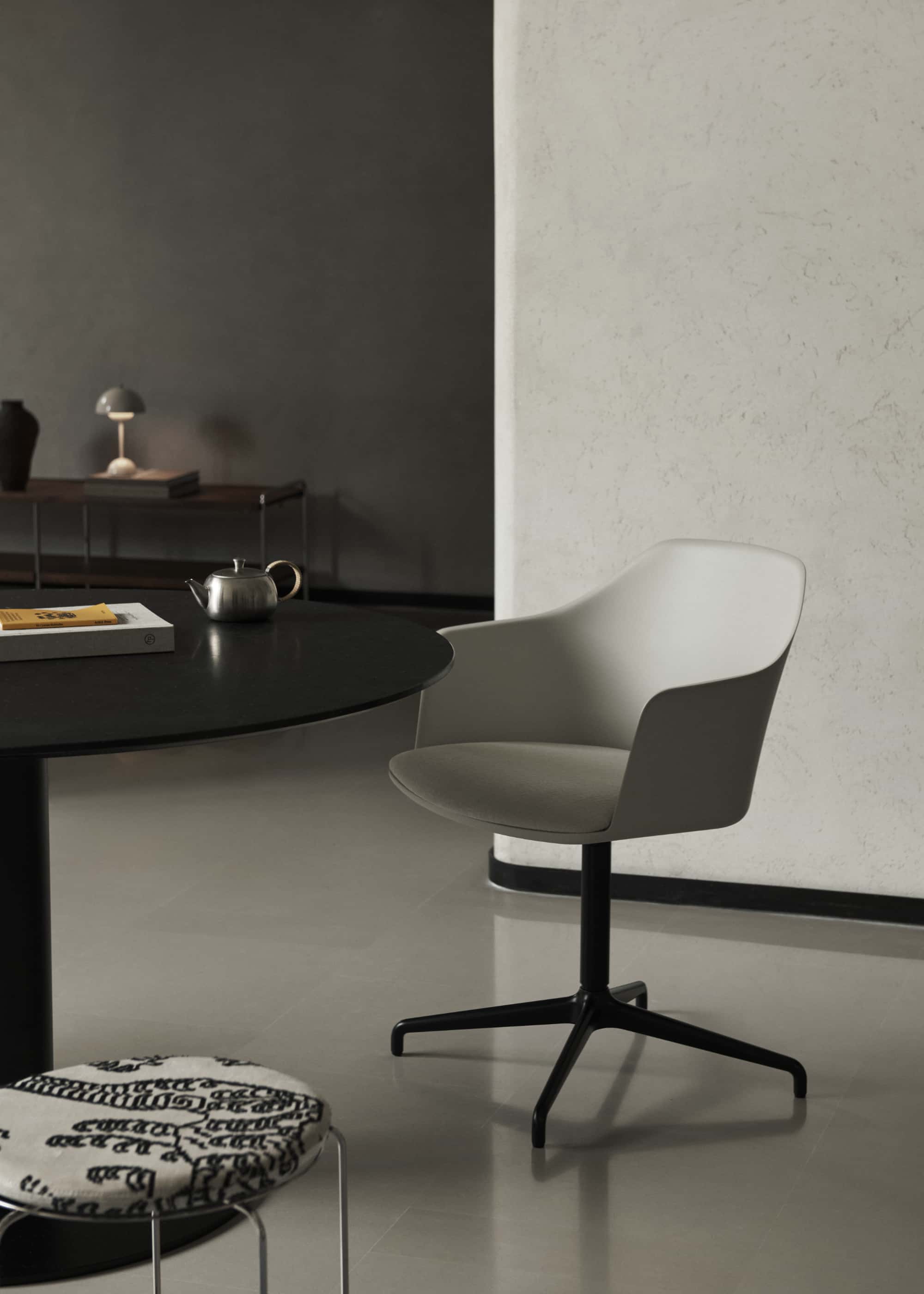 &Tradition Alima NDS4 console table