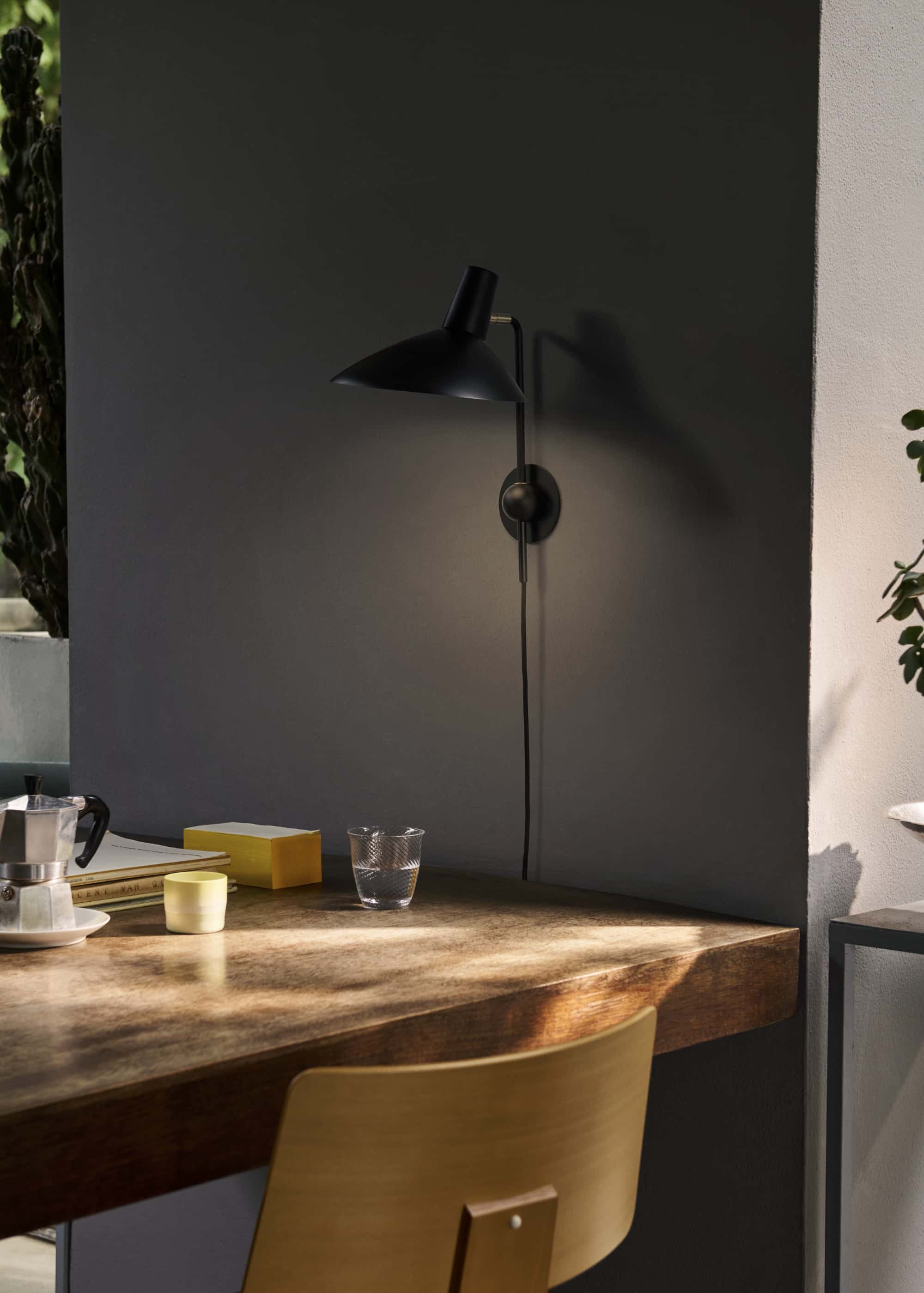 &Tradition Tripod HM12 wall lamp
