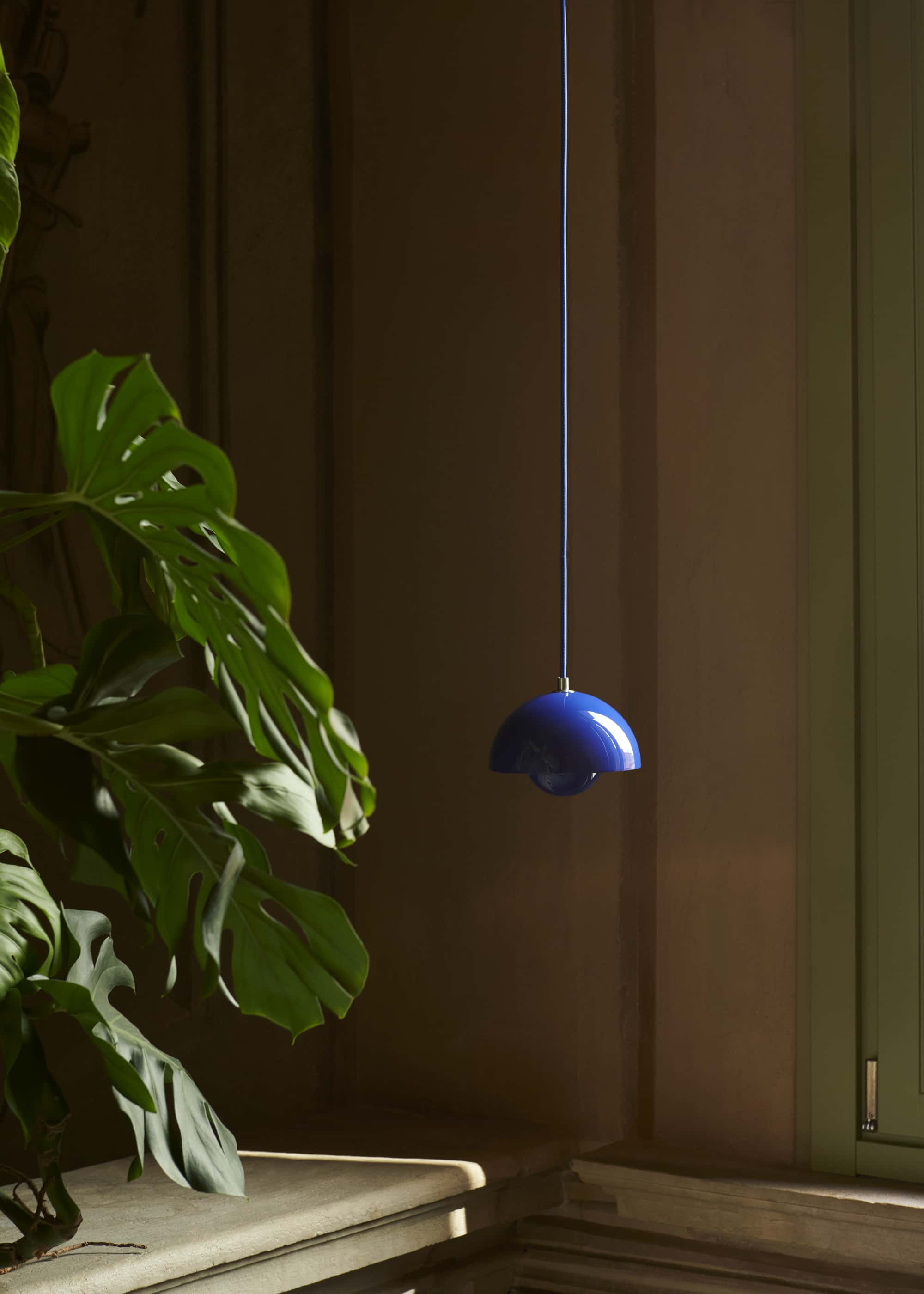 &Tradition Flowerpot VP10 pendant, cobalt blue