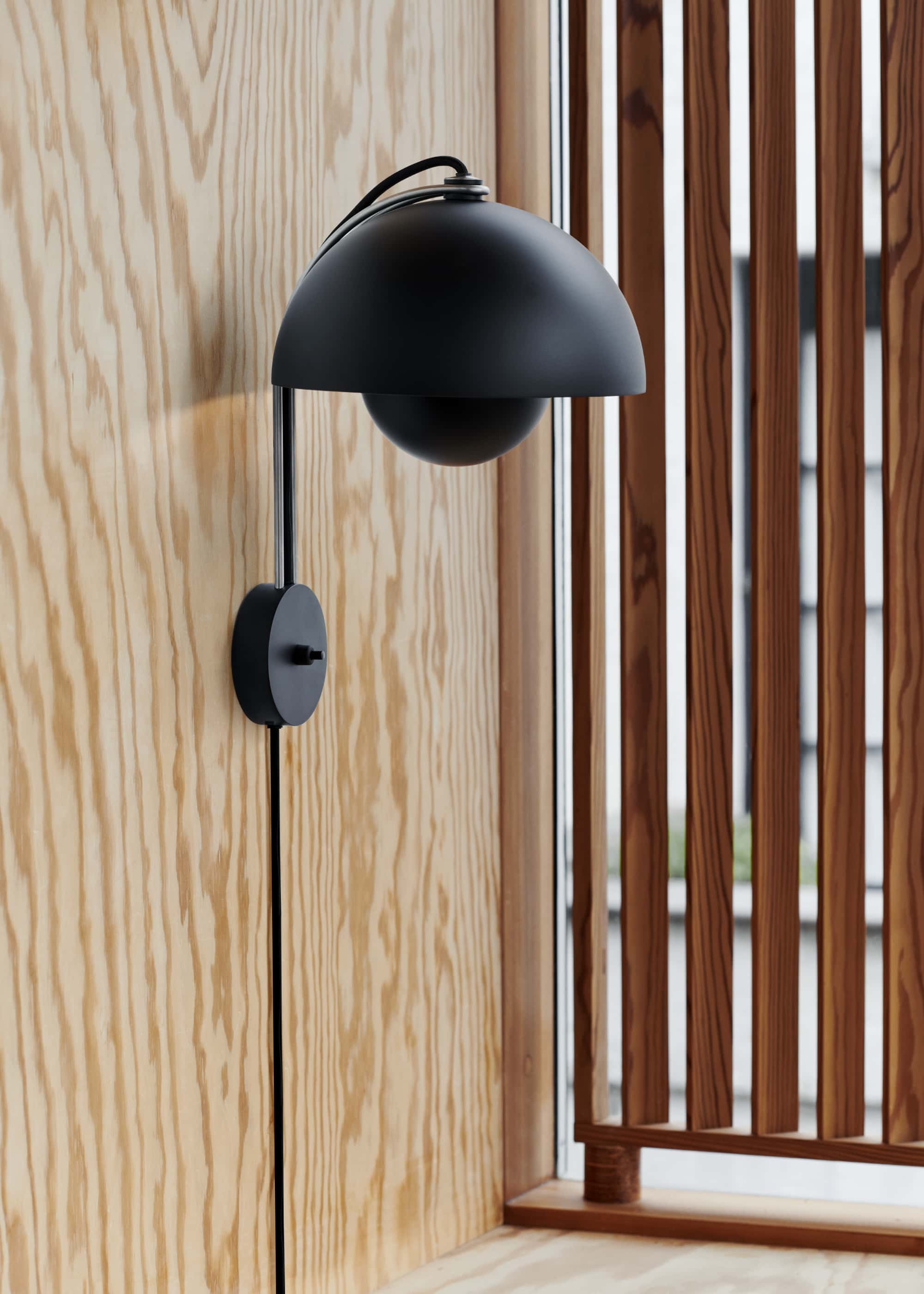 &Tradition Flowerpot VP8 wall lamp, mustard