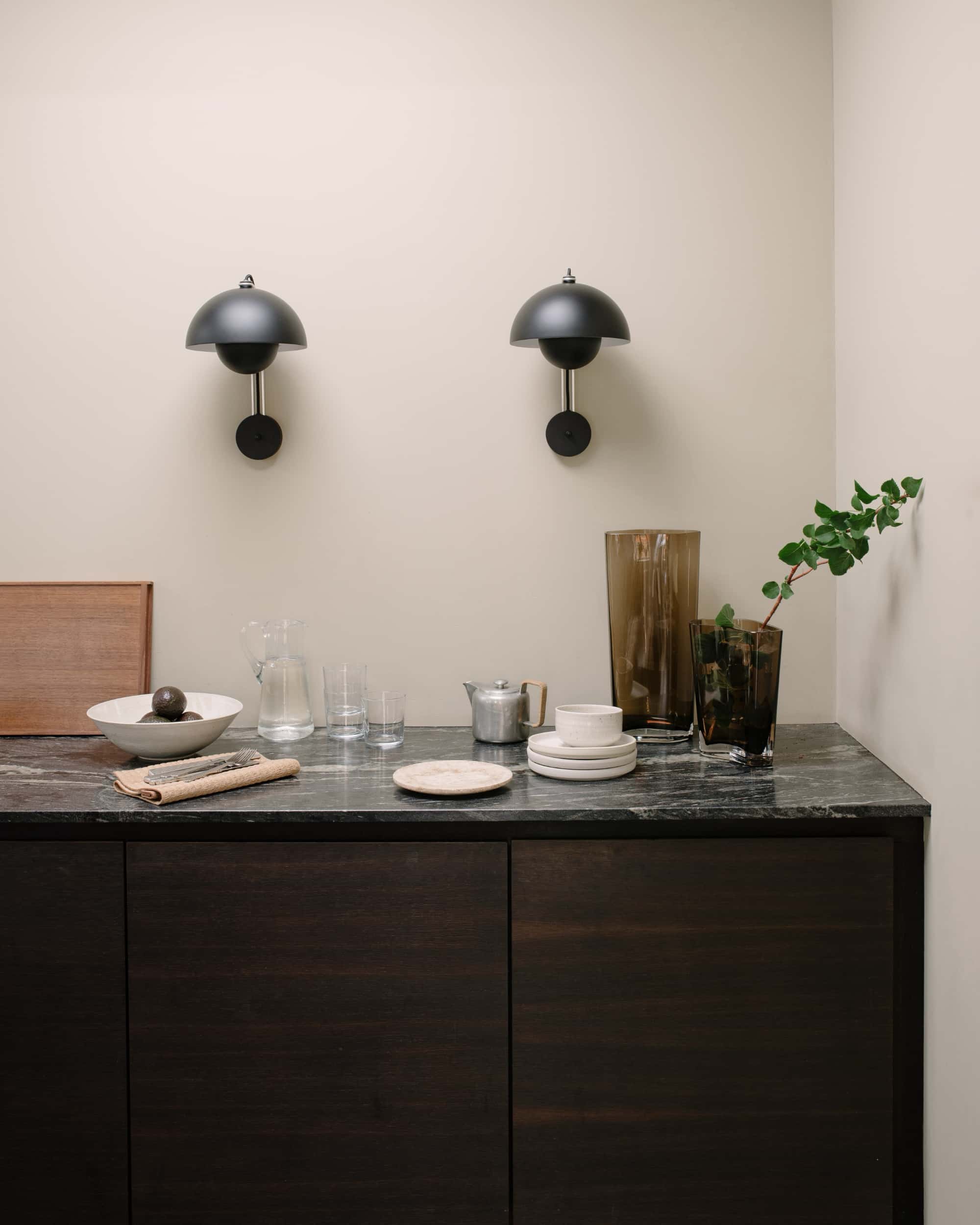 &Tradition Flowerpot VP8 wall lamp, mustard