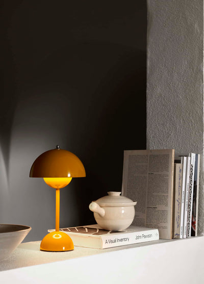 &Tradition Flowerpot VP9 portable table lamp, zesty orange