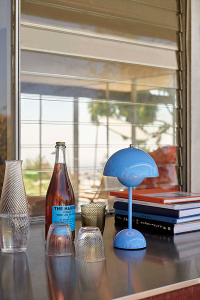 &Tradition Flowerpot VP9 portable table lamp, swim blue