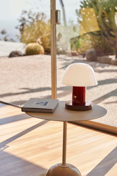 &Tradition Setago JH27 rechargeable lamp, maroon/grape