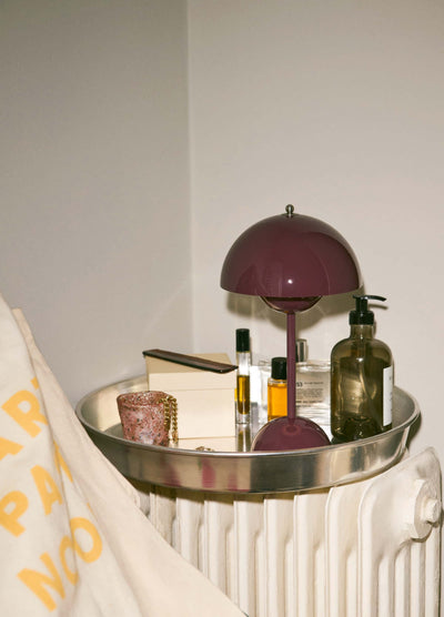 &Tradition Flowerpot VP9 portable table lamp, dark plum
