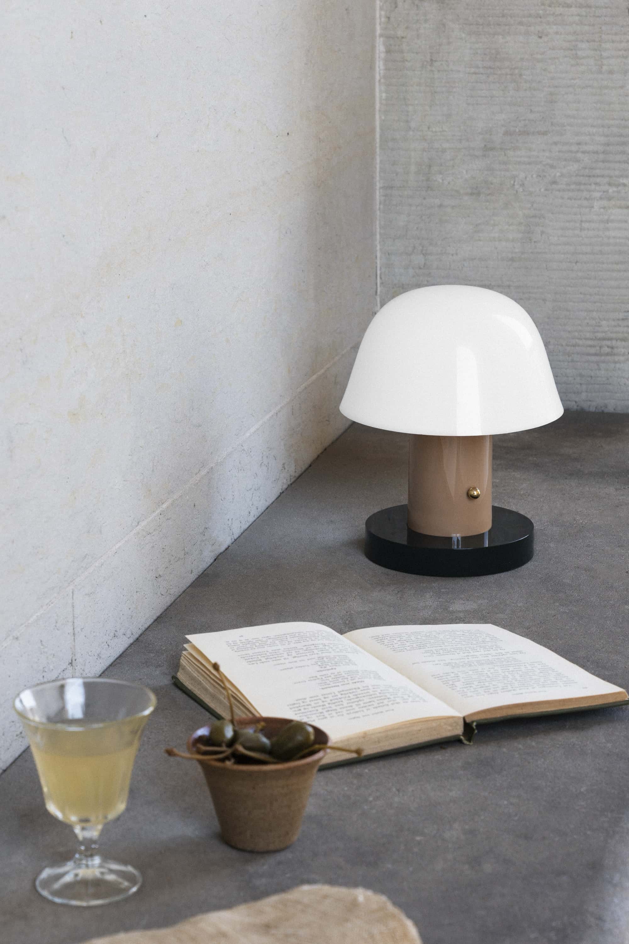 &Tradition Setago JH27 rechargeable lamp, nude forest