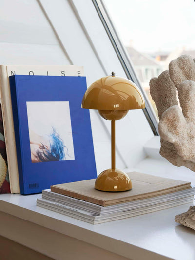 &Tradition Flowerpot VP9 rechargeable lamp, mustard