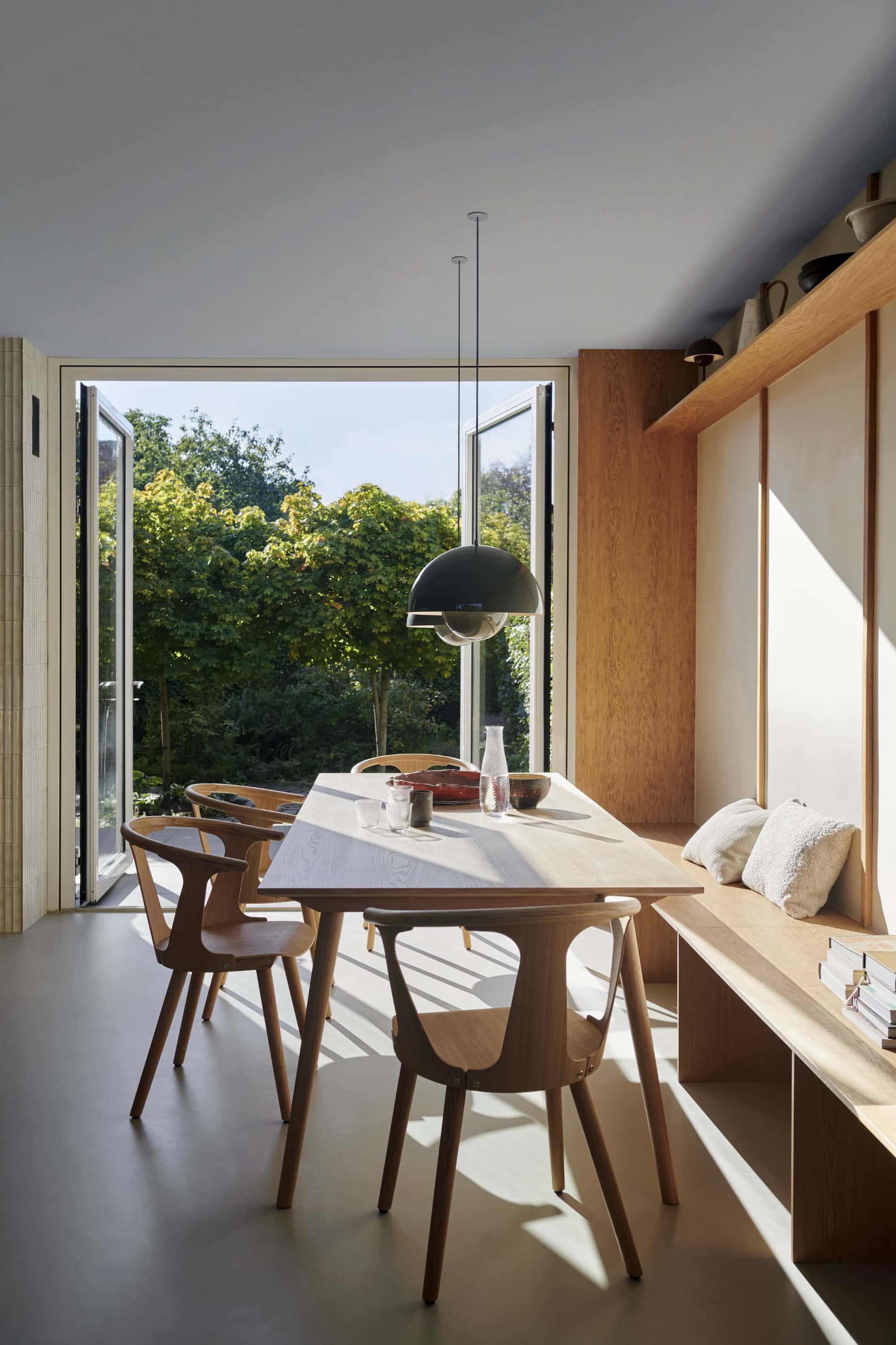 &Tradition Flowerpot VP7 pendant, grey beige