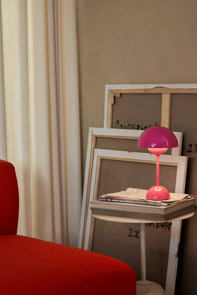 &Tradition Flowerpot VP9 rechargeable lamp, tangy pink