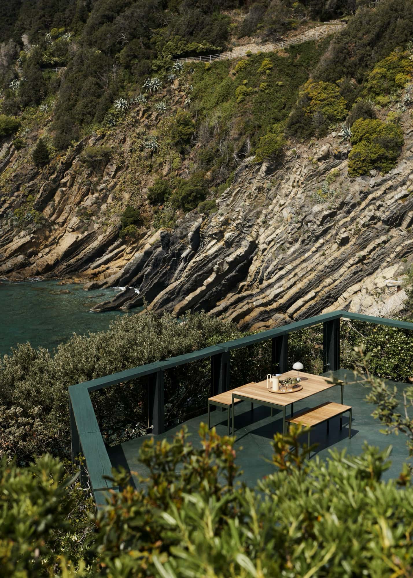 &Tradition Ville AV27 outdoor dining bench