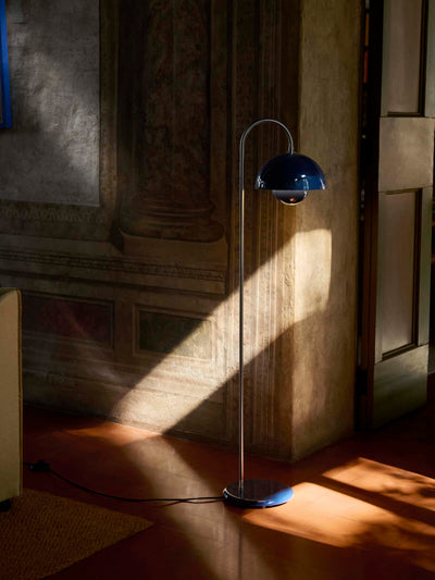 &Tradition Flowerpot VP12 floor lamp, steel blue