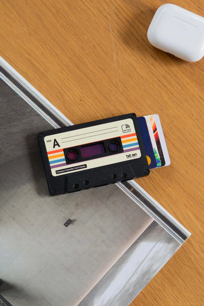 Bitten Cassette card holder, black