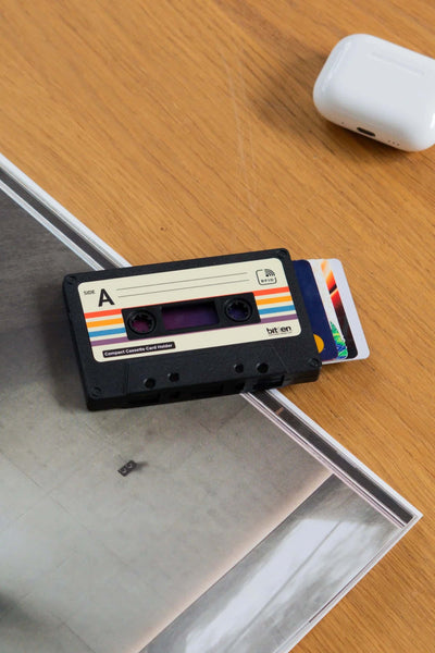 Bitten Cassette card holder, black