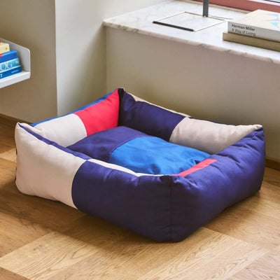 Hay Dogs dog bed medium, red/blue