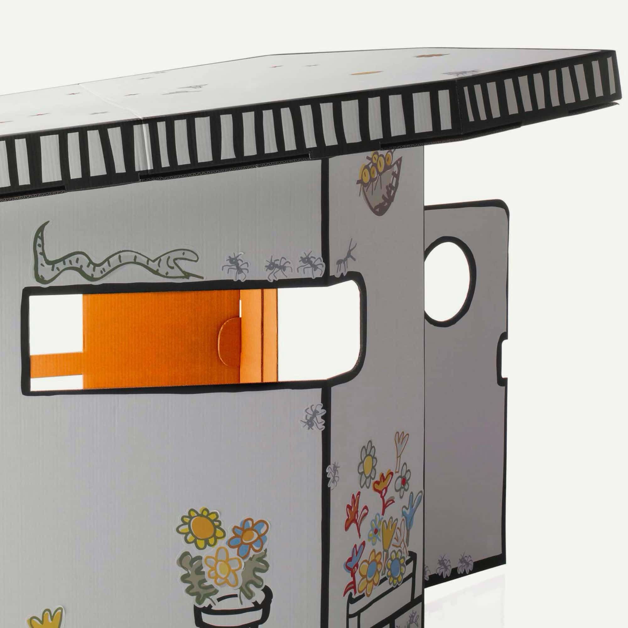 Magis Villa Julia cardboard house