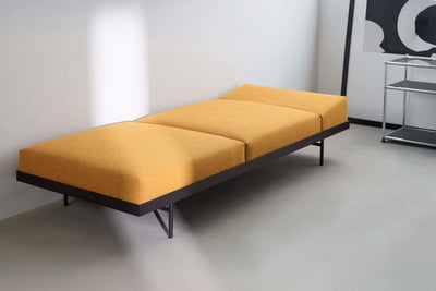Innovation Puri daybed with walnut table, 536 boucle orhre